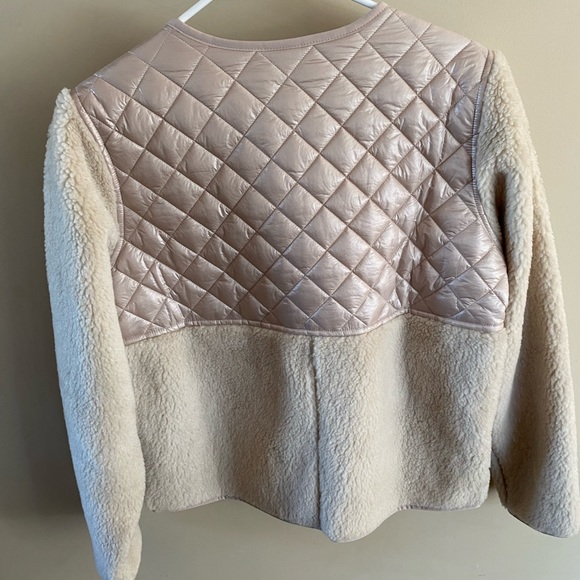 Never worn Patagonia Sherpa/quilted coat - Picture 3 of 3